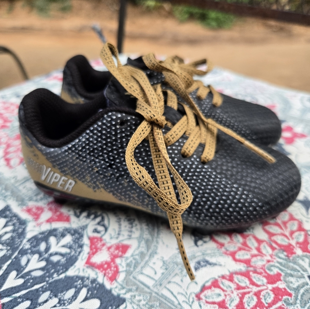 DSG Kids Viper Soccer Cleats Kids/Toddler Size 8K